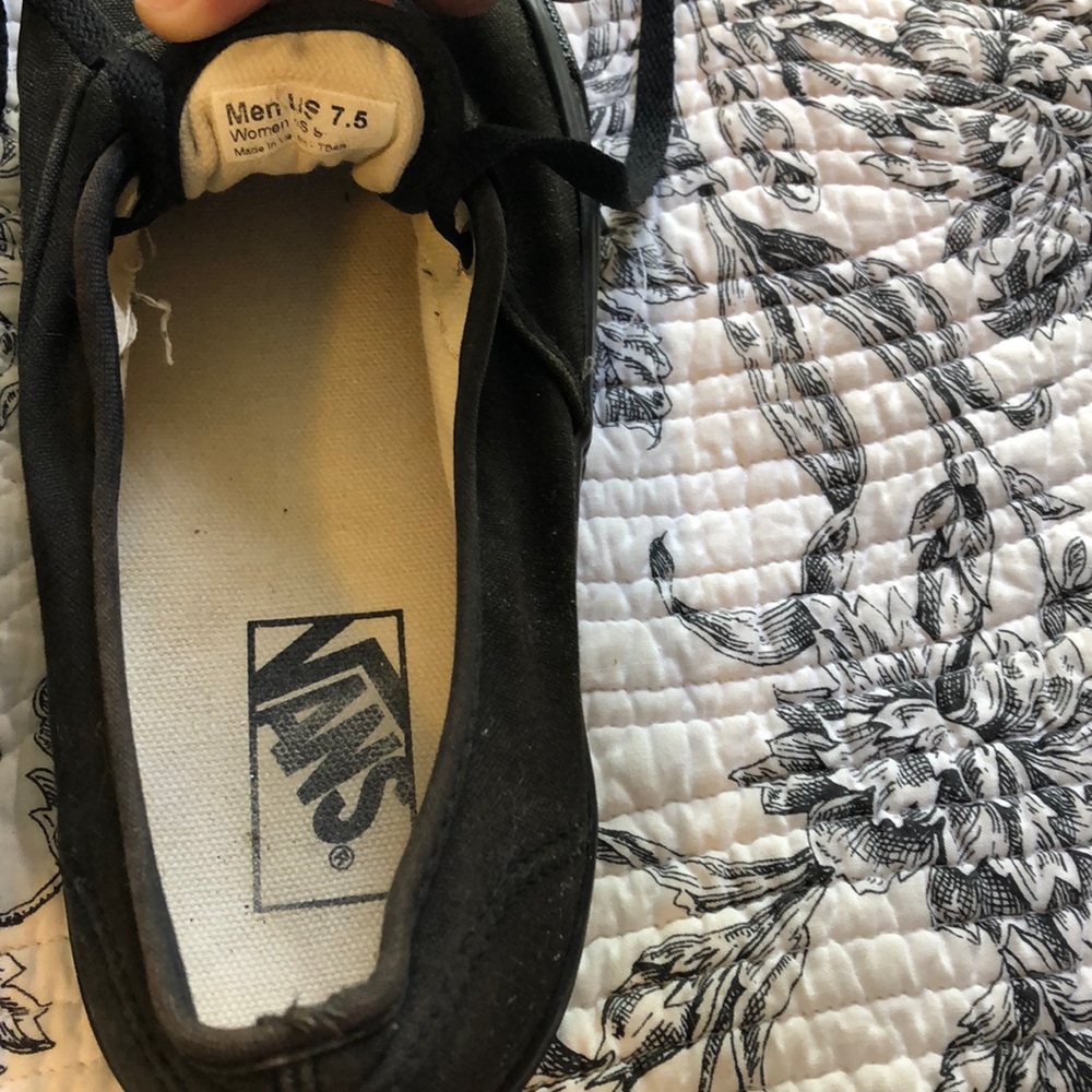 VANS - Picture 4 of 4